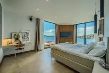 5-Bedroom Villa in Zatoglav with Heated Pool