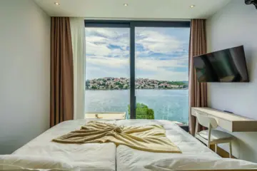 5-Bedroom Villa in Zatoglav with Heated Pool