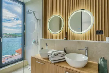 5-Bedroom Villa in Zatoglav with Heated Pool