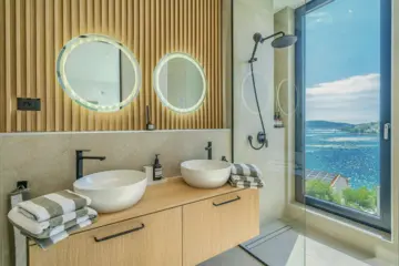 5-Bedroom Villa in Zatoglav with Heated Pool