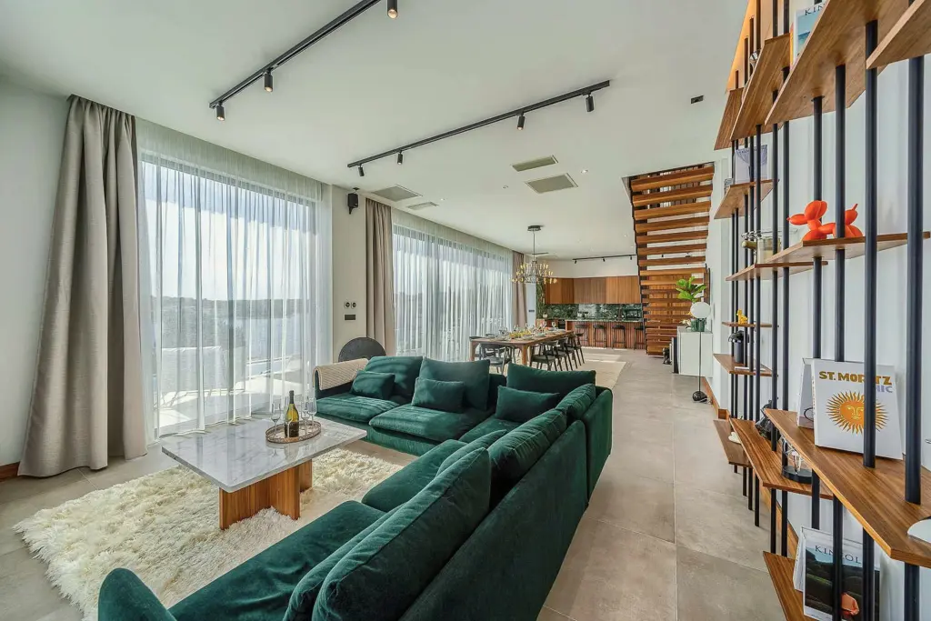 5-Bedroom Villa in Zatoglav with Heated Pool