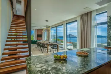 5-Bedroom Villa in Zatoglav with Heated Pool