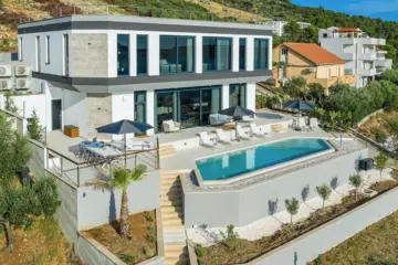 5-Bedroom Villa in Zatoglav with Heated Pool