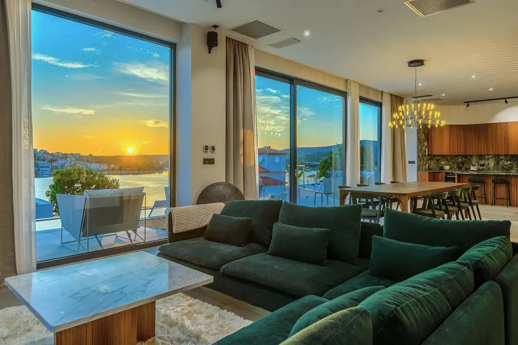 5-Bedroom Villa in Zatoglav with Heated Pool