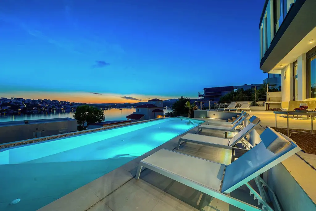 5-Bedroom Villa in Zatoglav with Heated Pool