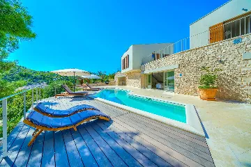 Bobovisca 4-Bedroom Villa for Up to 8 Guests