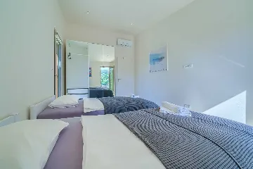 Bobovisca 4-Bedroom Villa for Up to 8 Guests