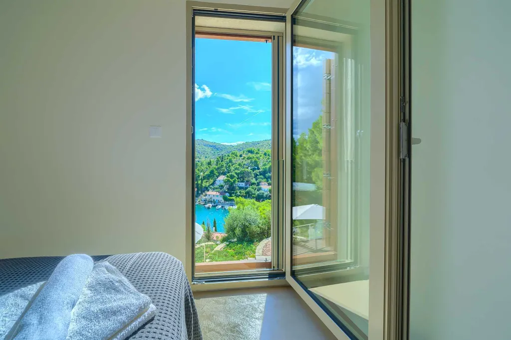 Bobovisca 4-Bedroom Villa for Up to 8 Guests