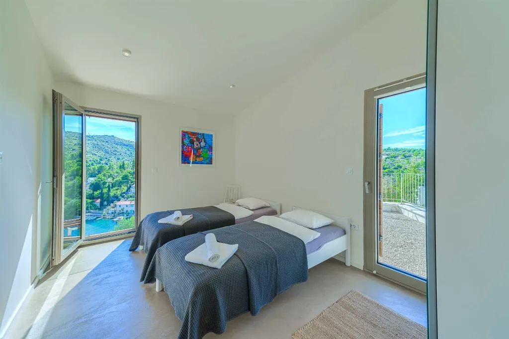 Bobovisca 4-Bedroom Villa for Up to 8 Guests