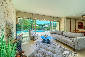 Bobovisca 4-Bedroom Villa for Up to 8 Guests