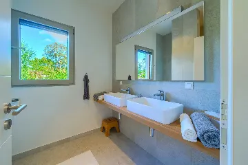 Villa for Two in Bobovišća with Private Heated Pool