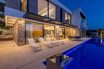 3-Bedroom Villa with Private Heated Pool in Zatoglav