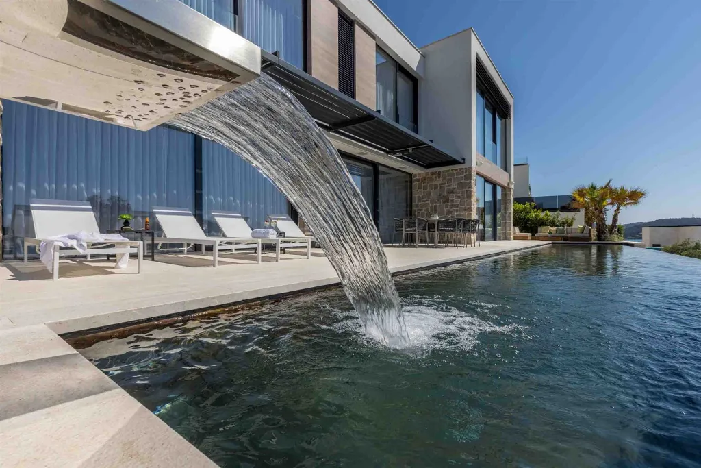 3-Bedroom Villa with Private Heated Pool in Zatoglav
