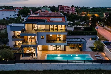 Villa in Fažana with Private Pool for 8 Guests