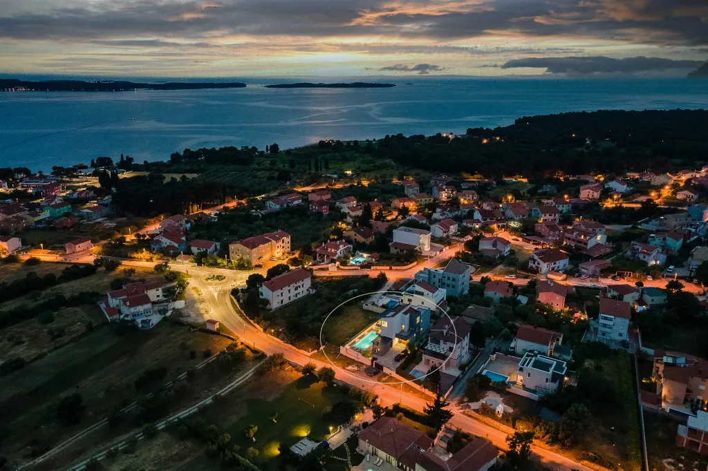 Villa in Fažana with Private Pool for 8 Guests