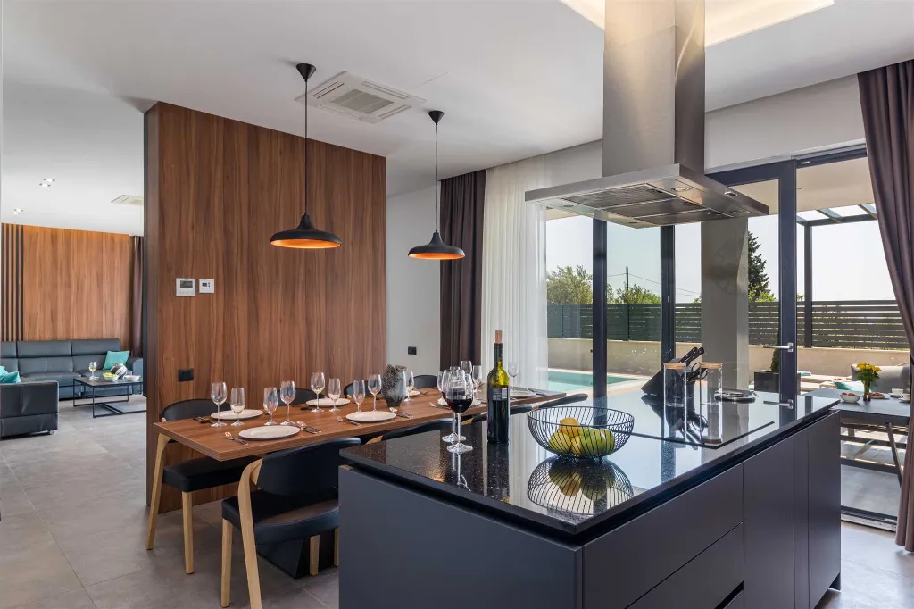 Villa in Fažana with Private Pool for 8 Guests