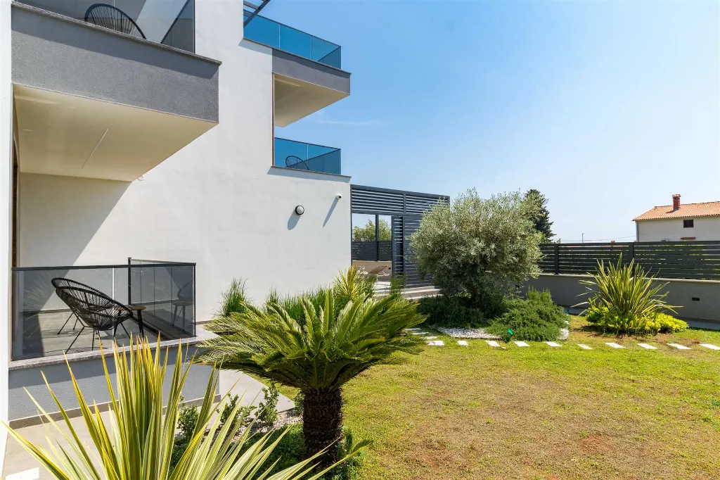 Villa in Fažana with Private Pool for 8 Guests