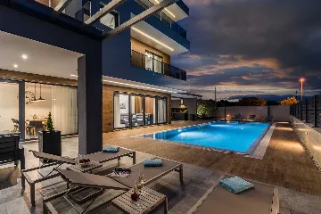 Villa in Fažana with Private Pool for 8 Guests