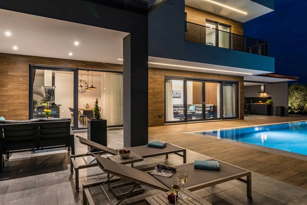 Villa in Fažana with Private Pool for 8 Guests