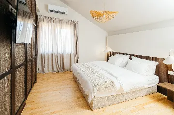 Architect-Designed Villa for 8 in Murter, Croatia