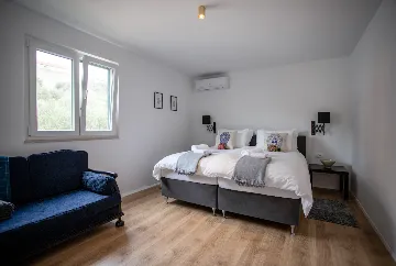 3-Bedroom Villa in Selca, Brač for 6 Guests