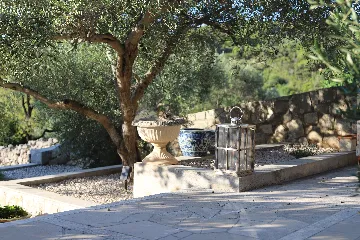 3-Bedroom Villa in Selca, Brač for 6 Guests