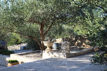 3-Bedroom Villa in Selca, Brač for 6 Guests