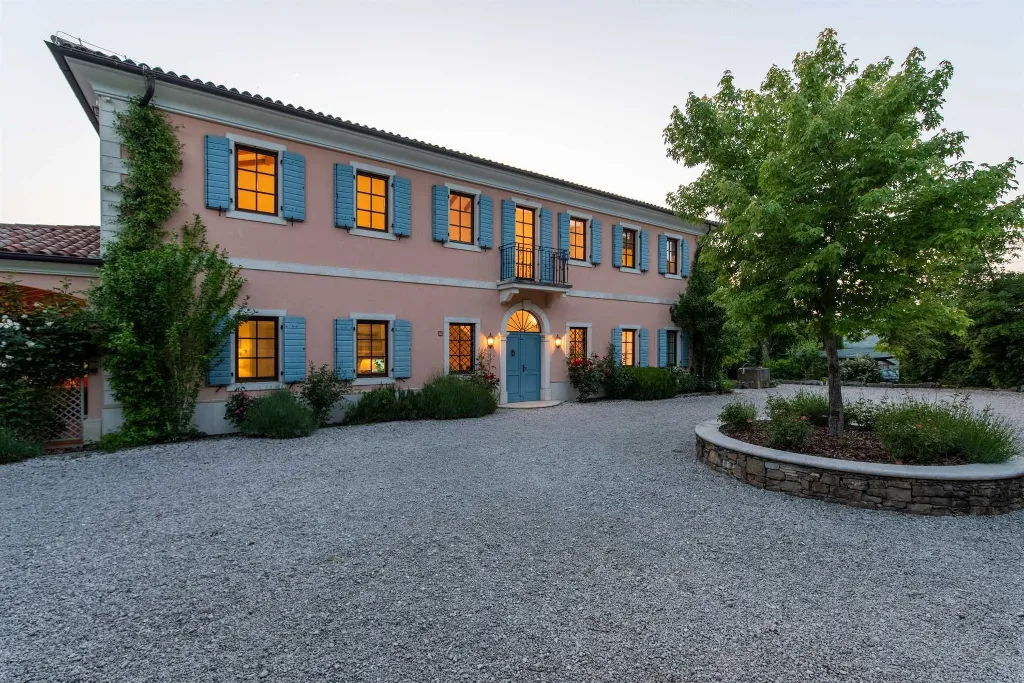 Istrian Countryside Villa in Buje (Up to 12 Guests)