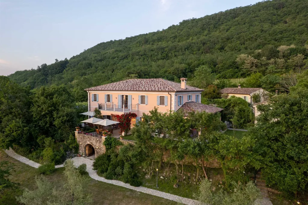 Istrian Countryside Villa in Buje (Up to 12 Guests)