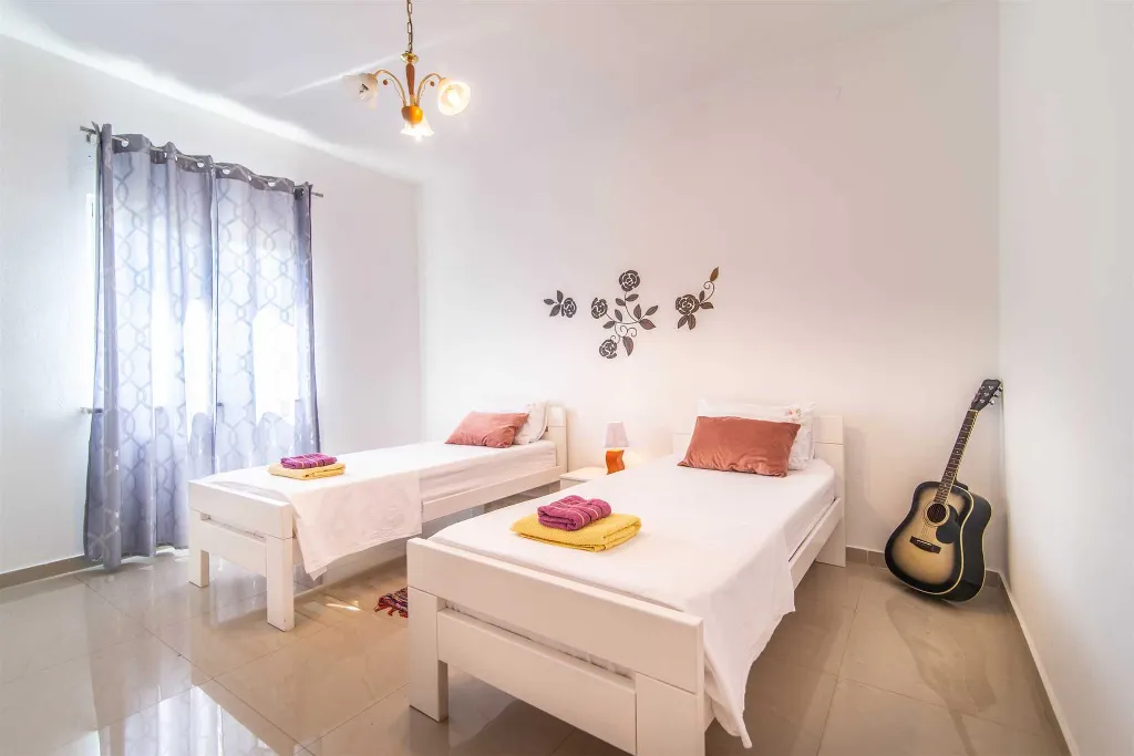 6-Bedroom Villa with 32m² Pool in Sveti Lovrec