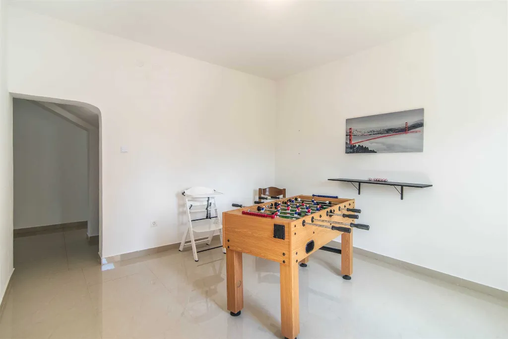 6-Bedroom Villa with 32m² Pool in Sveti Lovrec