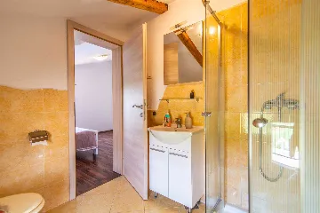 6-Bedroom Villa with 32m² Pool in Sveti Lovrec