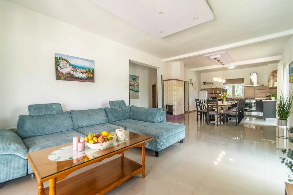 6-Bedroom Villa with 32m² Pool in Sveti Lovrec