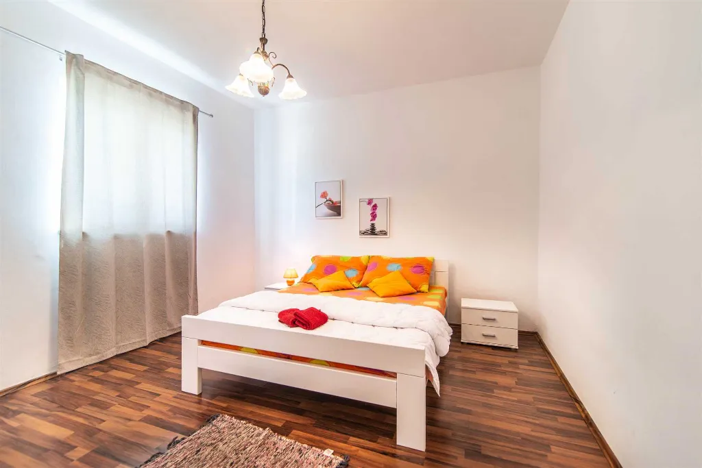 6-Bedroom Villa with 32m² Pool in Sveti Lovrec