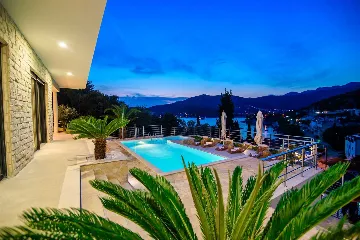 Villa for 10 Guests in Zaton, Dubrovnik