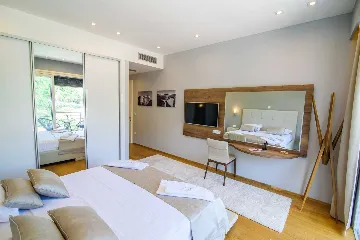 Villa for 10 Guests in Zaton, Dubrovnik