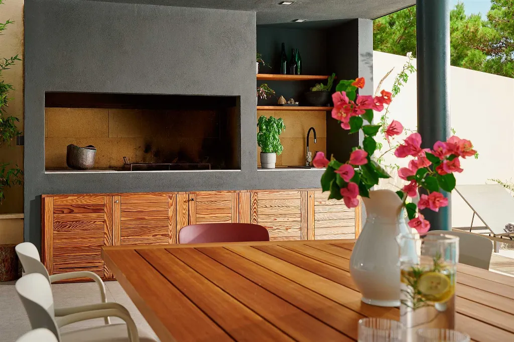 Sućuraj 4-Bedroom Villa with Heated Pool & Sea View
