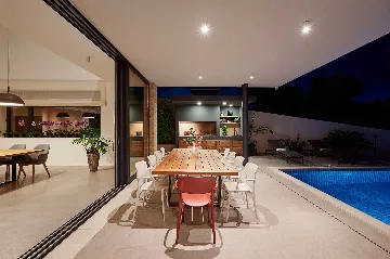 Sućuraj 4-Bedroom Villa with Heated Pool & Sea View