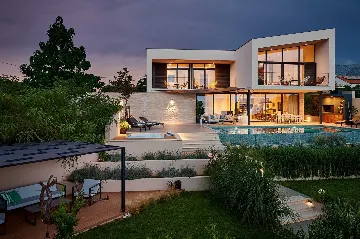 Sućuraj 4-Bedroom Villa with Heated Pool & Sea View