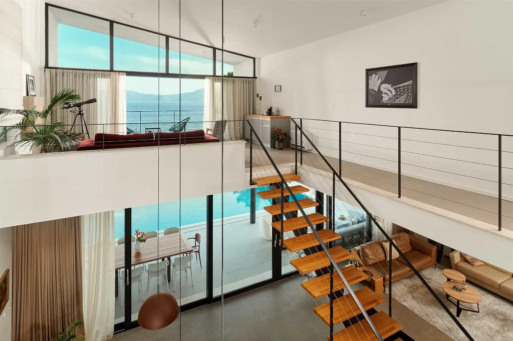 Sućuraj 4-Bedroom Villa with Heated Pool & Sea View