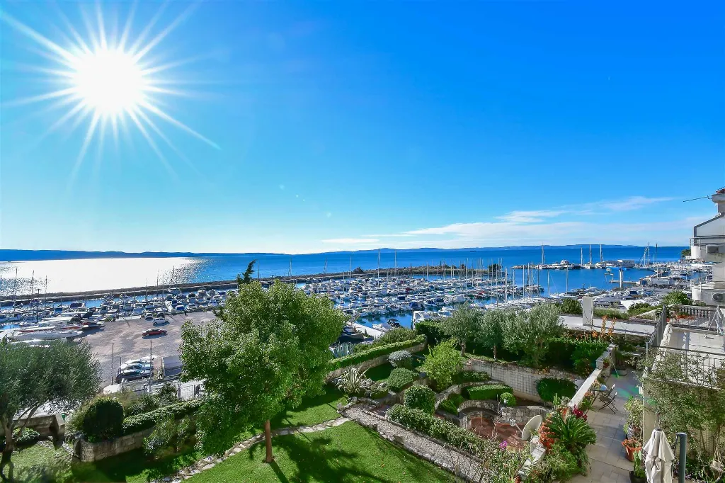 3-Bedroom Apartment with Sea Views, Split