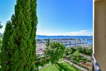 3-Bedroom Apartment with Sea Views, Split