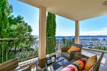 3-Bedroom Apartment with Sea Views, Split