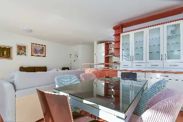 3-Bedroom Apartment with Sea Views, Split