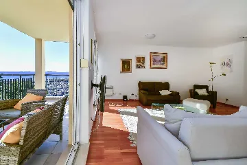 3-Bedroom Apartment with Sea Views, Split