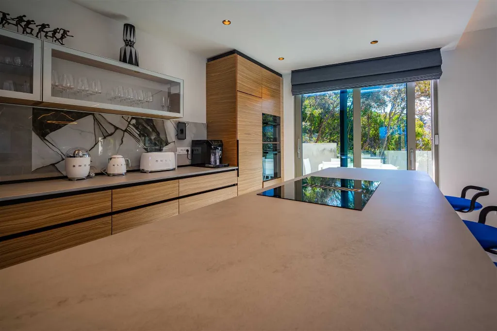 Modern 4-Bedroom Villa in Žrnovo for 8 Guests
