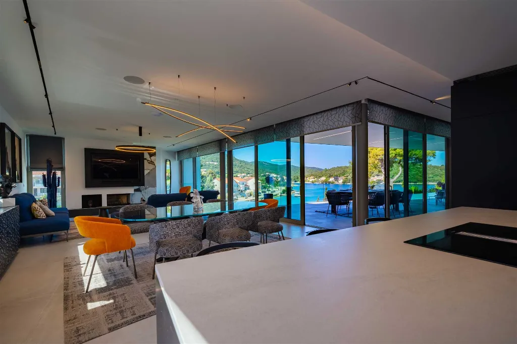 Modern 4-Bedroom Villa in Žrnovo for 8 Guests