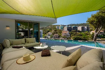 Modern 4-Bedroom Villa in Žrnovo for 8 Guests