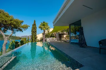 Modern 4-Bedroom Villa in Žrnovo for 8 Guests