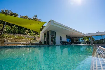 Modern 4-Bedroom Villa in Žrnovo for 8 Guests